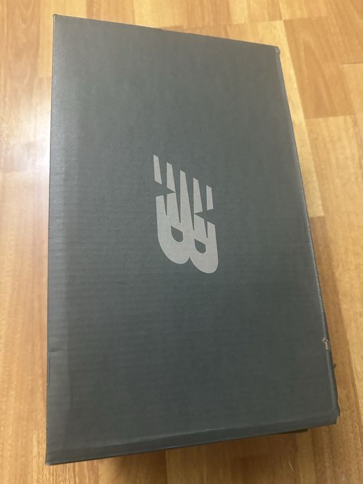 Продам кроссовки женские