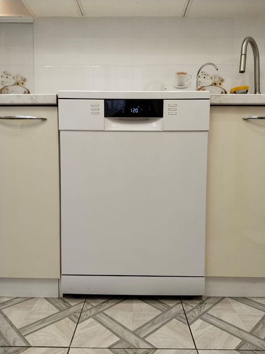 Посудомойка б/у продам срочно