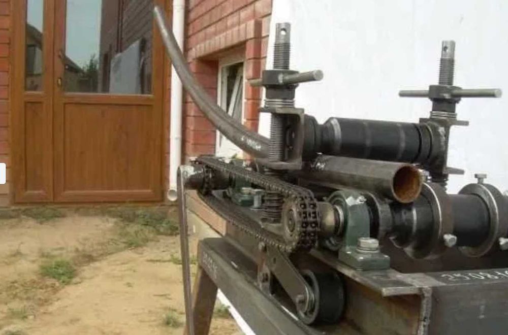Utilaj pentru îndoit țevi, producerea porților, garduri, sere, balustrade, copertine sau alte lucrări