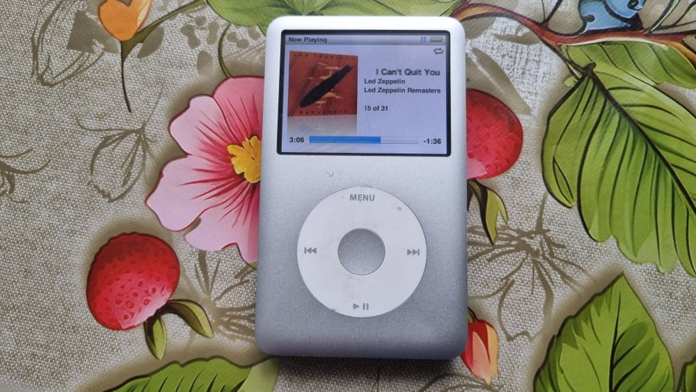 Ipod classic gen 7 160gb + boxa logitech s315i