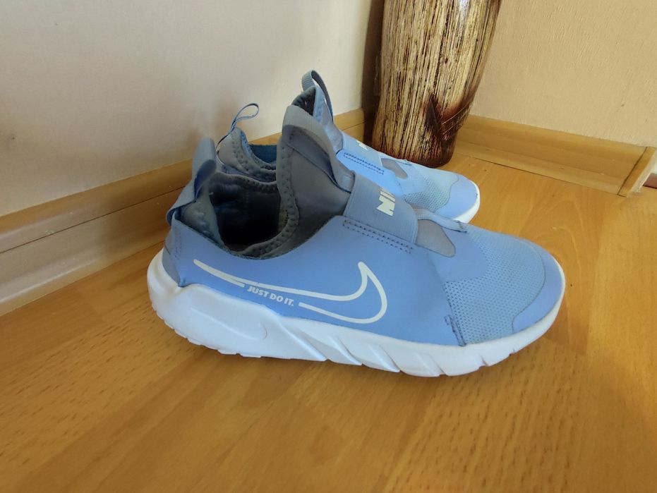 Маратонки Nike uk 5 eur 38