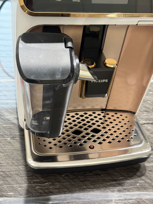 Автоматична кафемашина Philips Серия 5400 EP5443/70