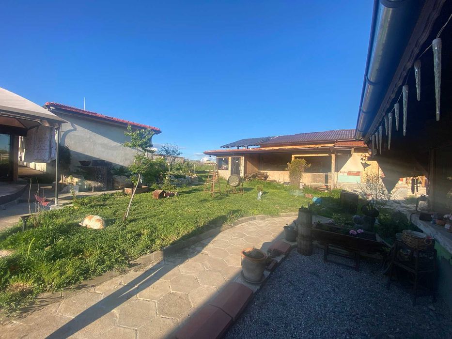 Продава се Къща в София, Център - 4448 кв.м за 135 €/кв.м - Снимка #1