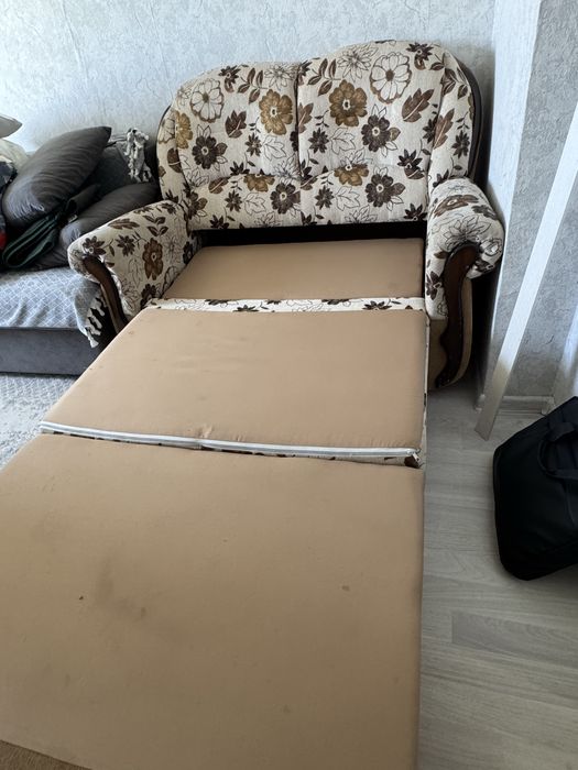 Продам диван в хорошем состоянии