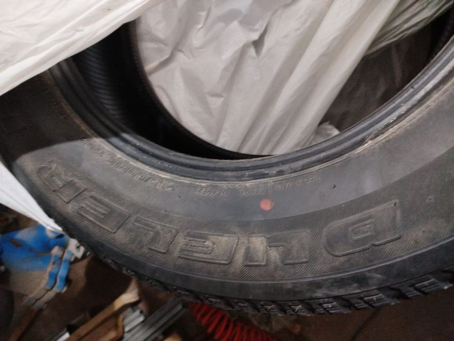 Продам шины bridgestone Dueler