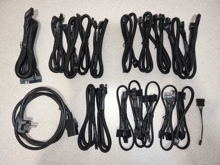 Золотой блок питания Super Flower SF-1600F14HG мощностью 1600Вт