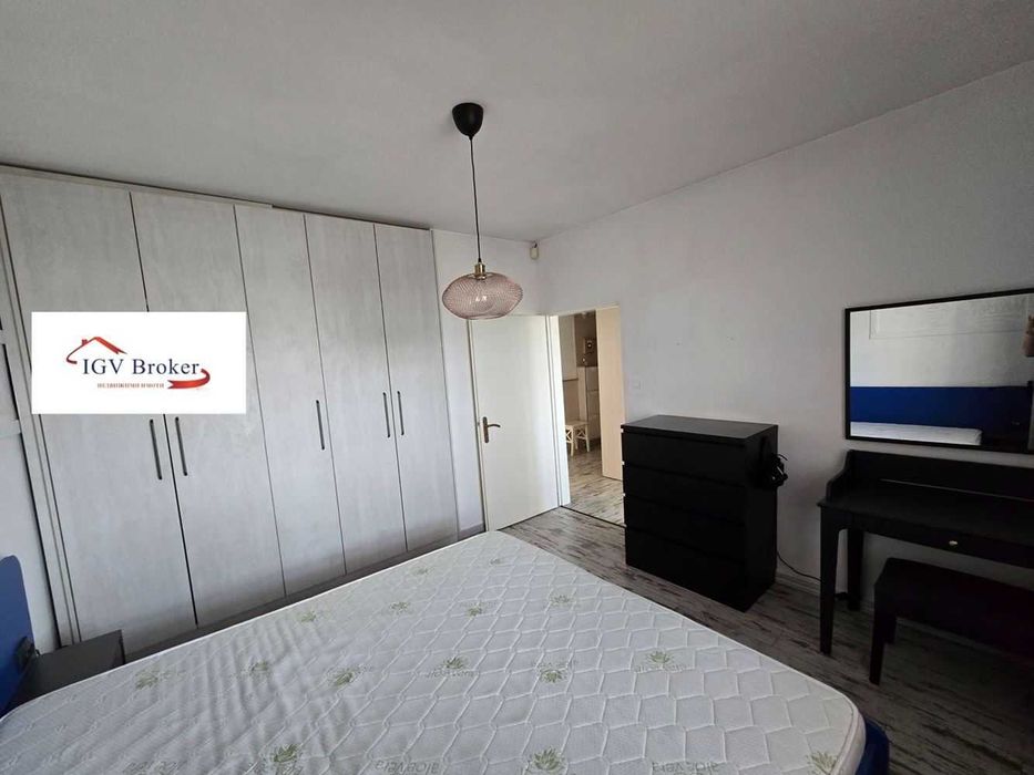 Тристаен апартамент в жк Стрелбище