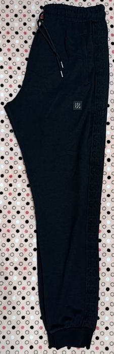 Vând compleu nou de bărbați Hugo