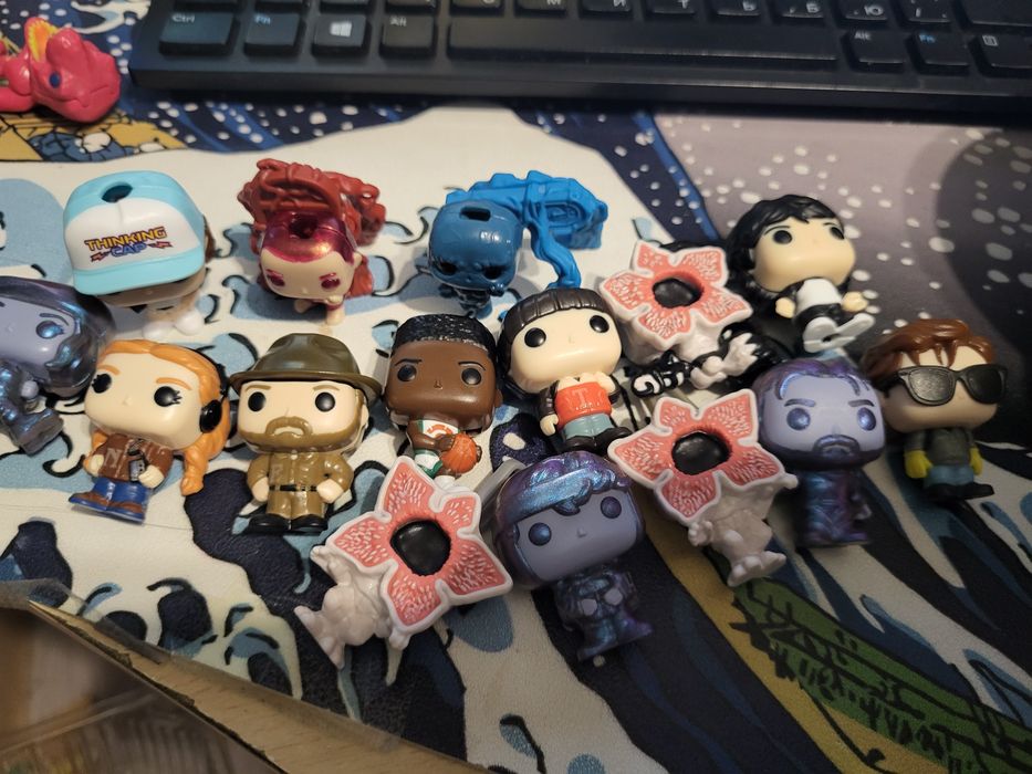 Stranger things коллекция киндер джой