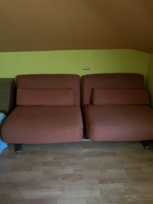 Офис мебели цвят череша