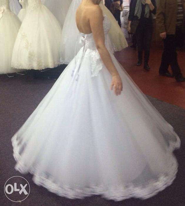 rochie mireasa stil printesa