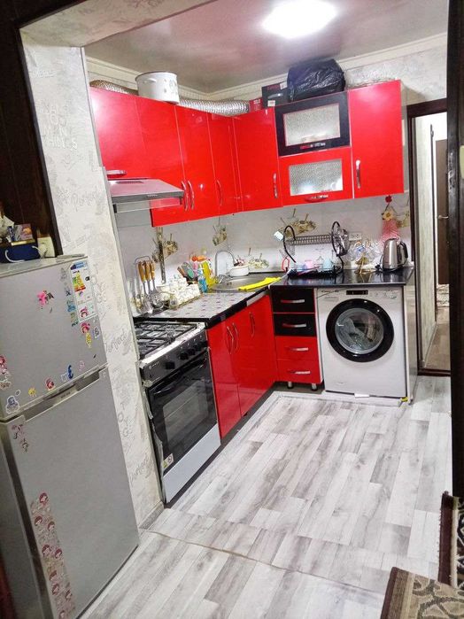 Продается 2-комнатная жилая квартира