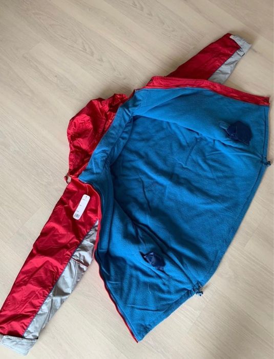 Vand geaca calduroasa(M) noua.