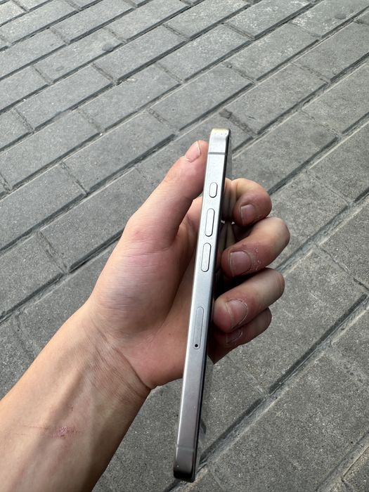 iPhone 15 pro 128gb