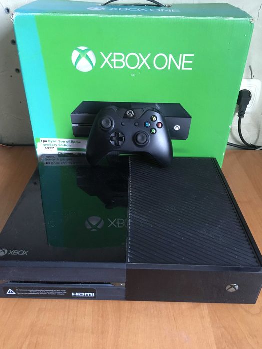 Продам игровую консоль MicroSoft XBox (360 / One)