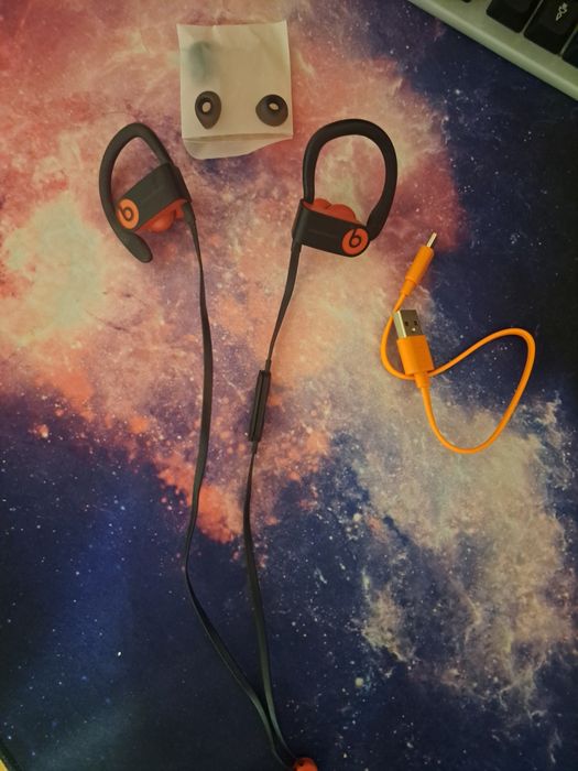 Vand caștii Powerbeats³