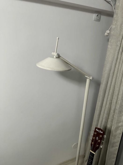 Lampadar cu picior inaltime 2 m, metalic , solid, lumina puternica REDUS 50%
