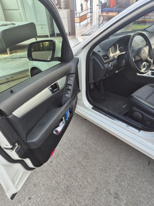 Mercedes c220 pentru cunoscători