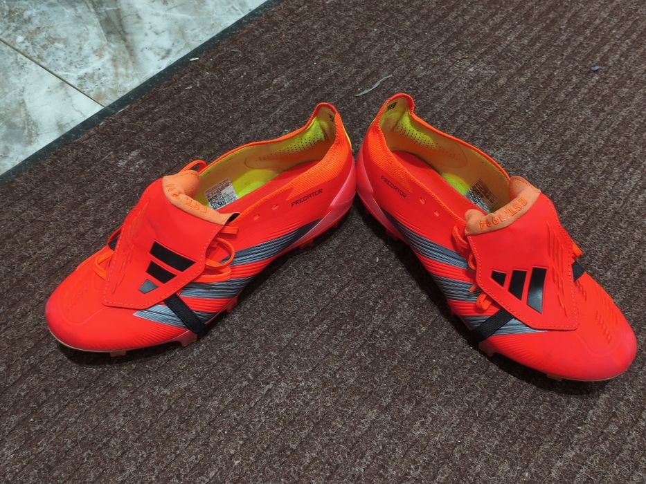 Продам футбольные бутсы