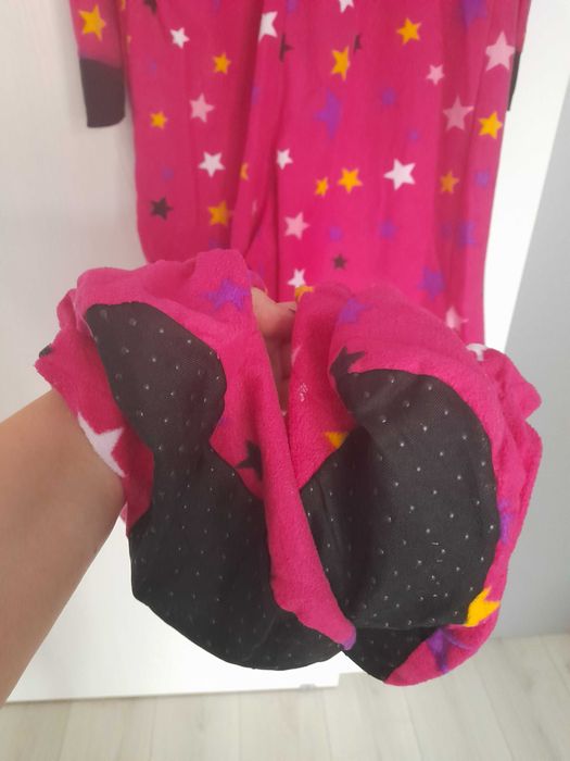 Salopeta de casa din polar cu botosei