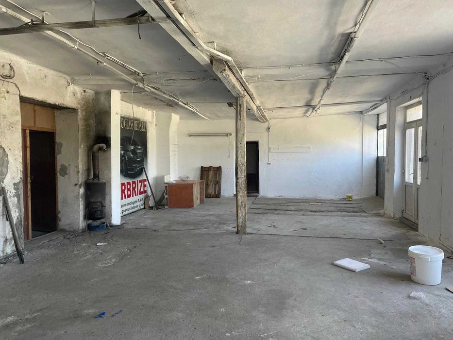 Spațiu comercial - magazie / atelier de închiriat în zona centrală a Mediașului – access auto în curte