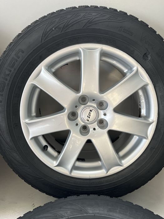 Джанти 17 цола 5х114,3 за Хонда ЦР-В със зимни гуми 225/65/17