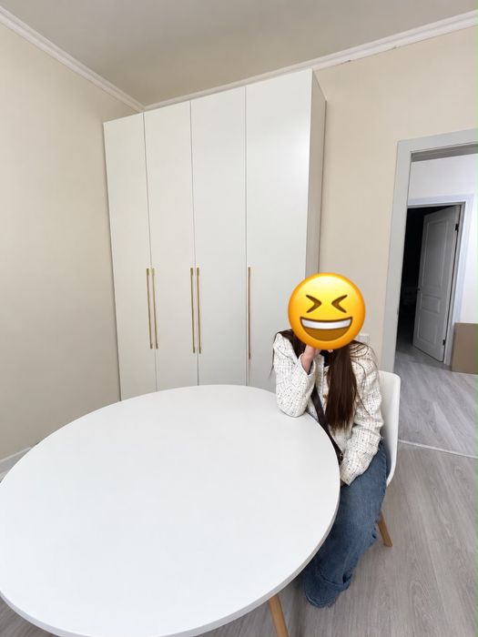 Продам шкаф и стол стулья
