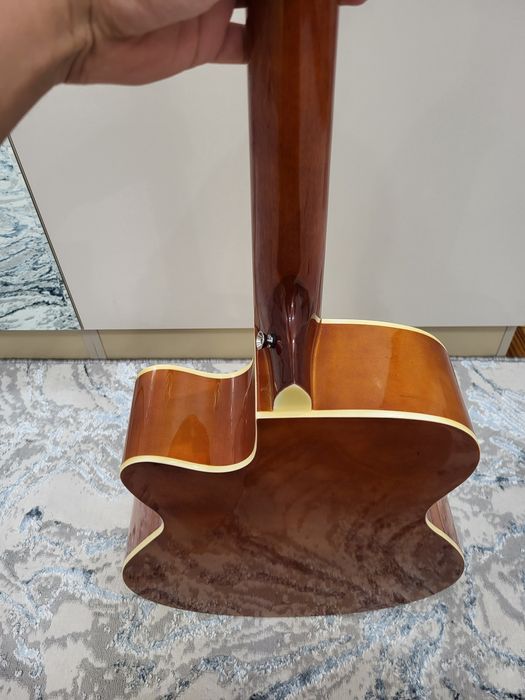 Гитара сотилади 40 Smiger