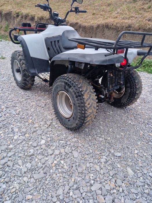 Vănd atv în stare foarte bună