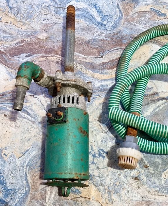 Pompa submersibilă apă fântână / puț cu furtun și sită – metalică