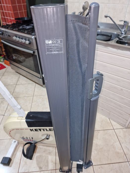 Copertină retractabilă