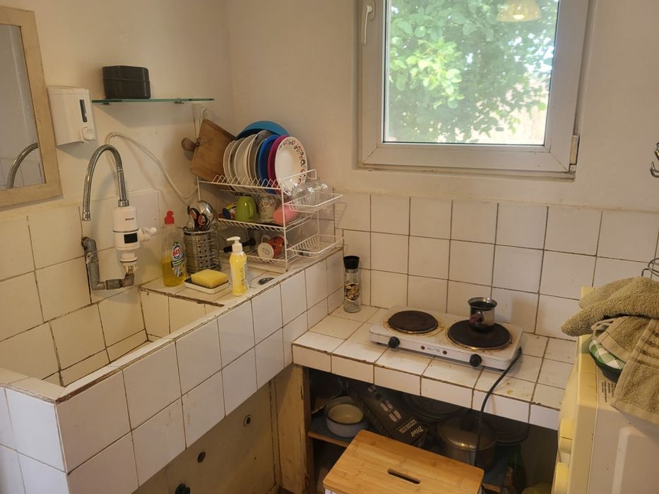 Ъглов парцел с къща в село Орешак, област Варна