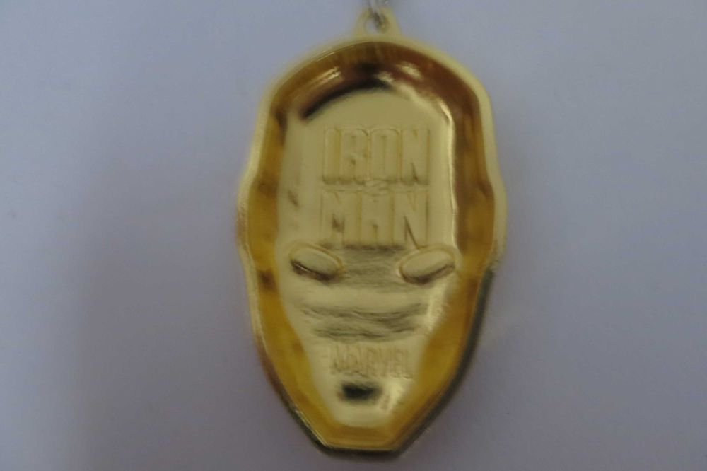 breloc iron man din fier