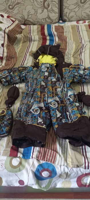 Продаются зимние комбинезоны