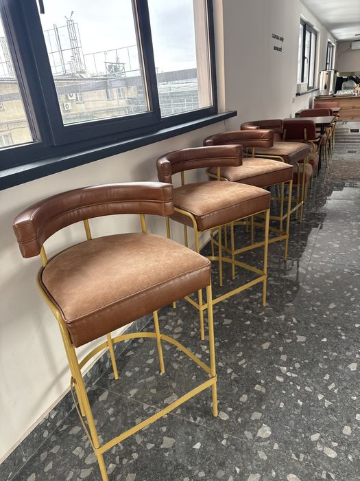 Барные стулья рыжие