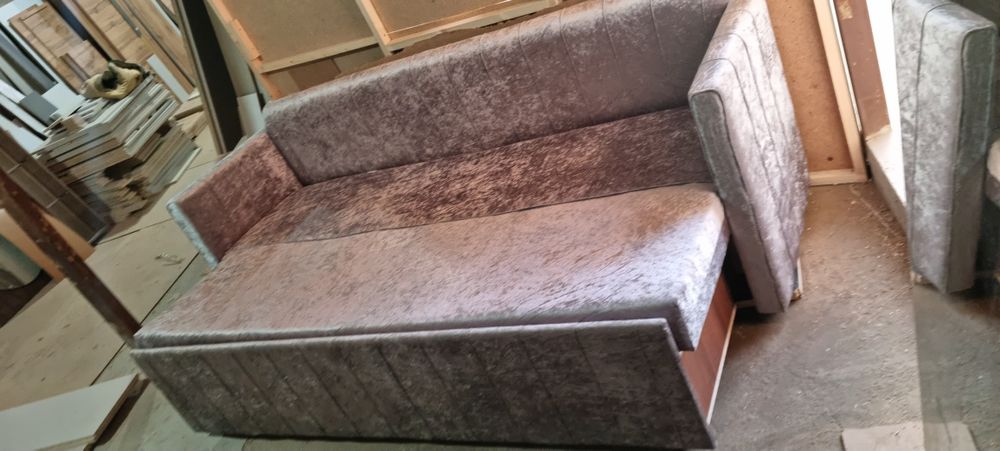 Divan karovat sotiladi.