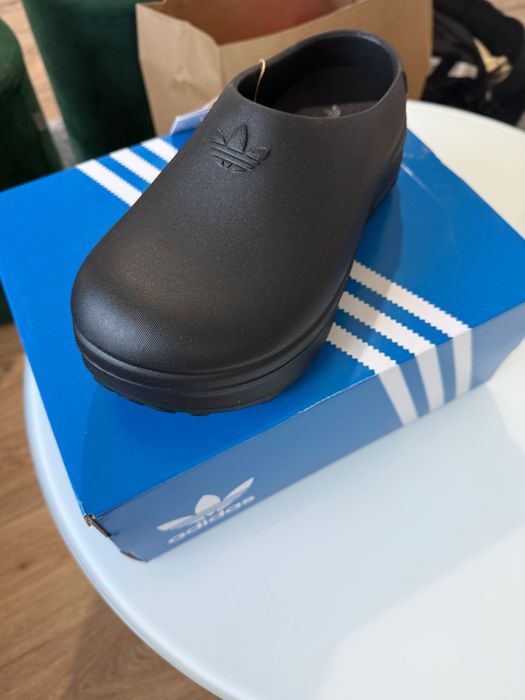 Vand papuci Adidas 100% originali