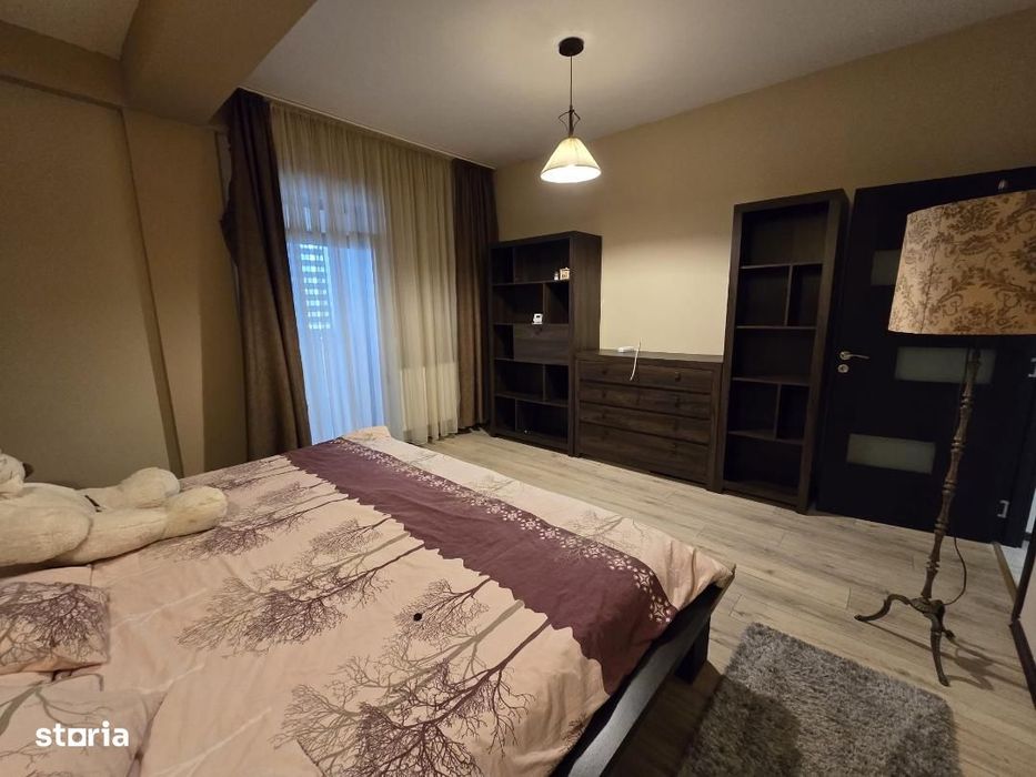 De vanzare Apartament 3 camere, zona Arex Bloc Nou.