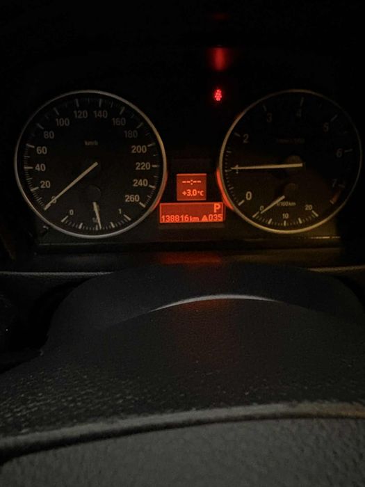 Vând BMW seria3,benzină,automată,nu scoate zgomote.