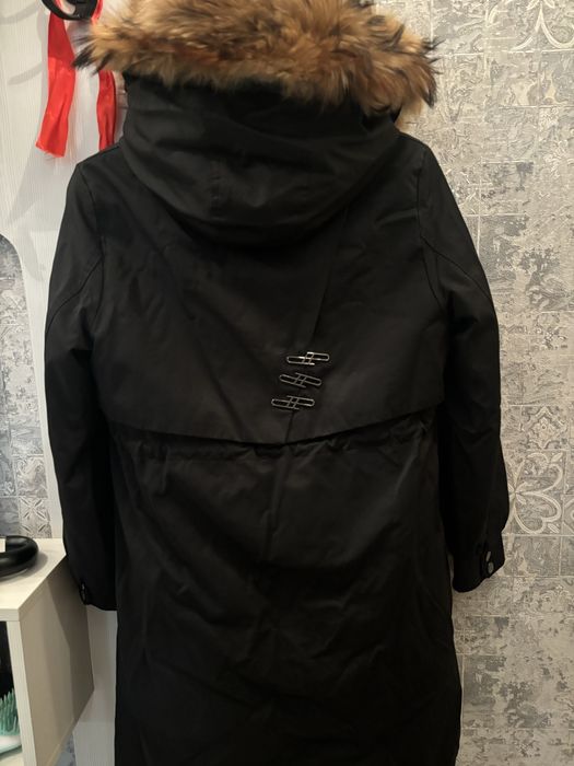 продам парку черного цвета