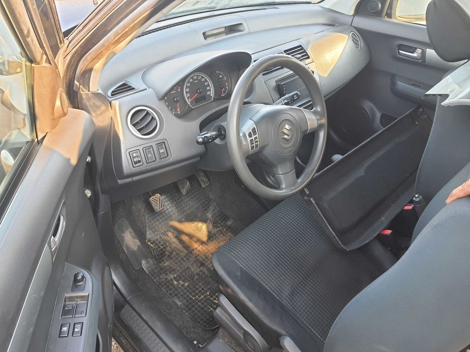 На части! Suzuki Swift 1.3