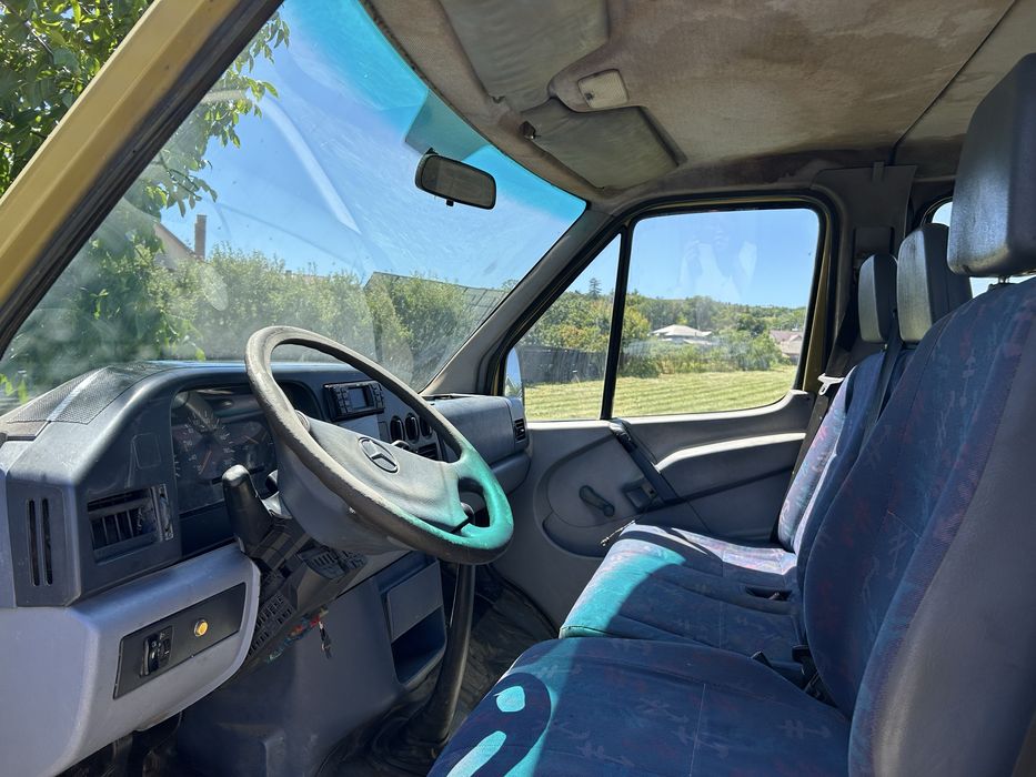 Mercedes Sprinter 208