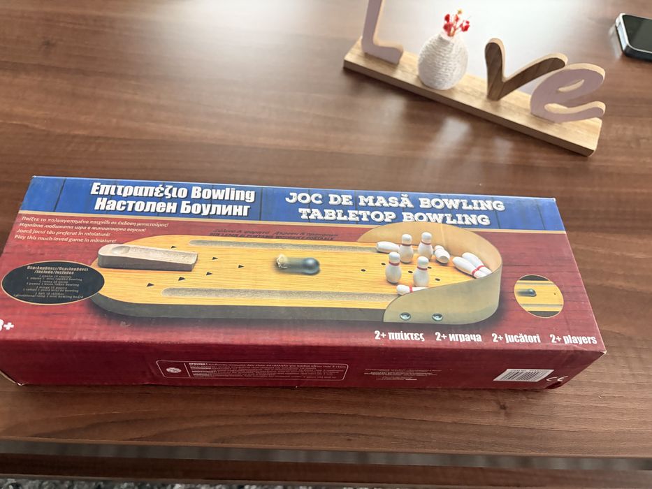 Jocuri societate mini fotbal de masa si bowling de masa