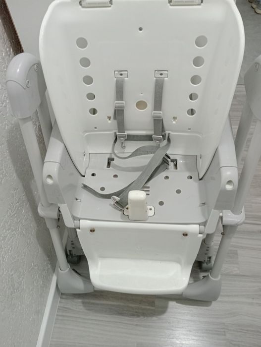 Стульчик для кормления ребенка