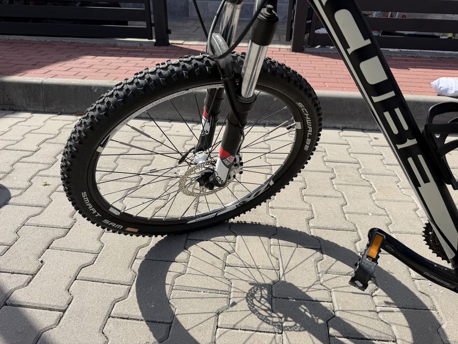 Bicicleta cube roti 24