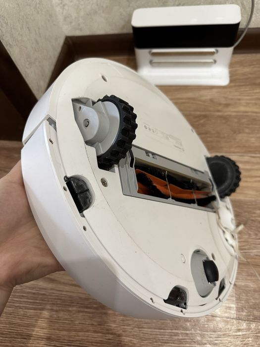 Продам робот пылесос