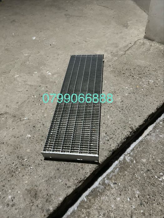 Trepte zincate la comanda