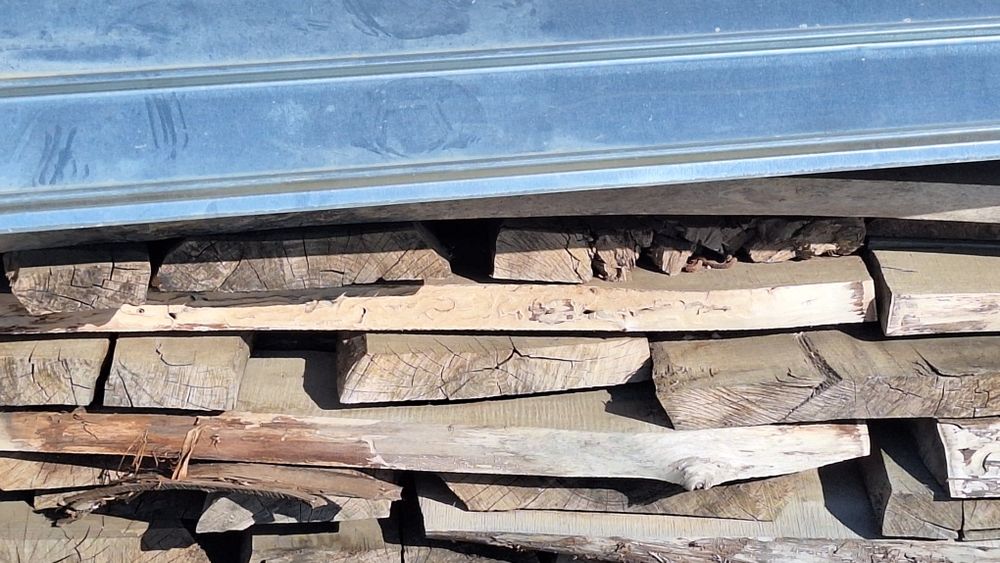 Vând dulapi lemn de nuc 5cm.grosime