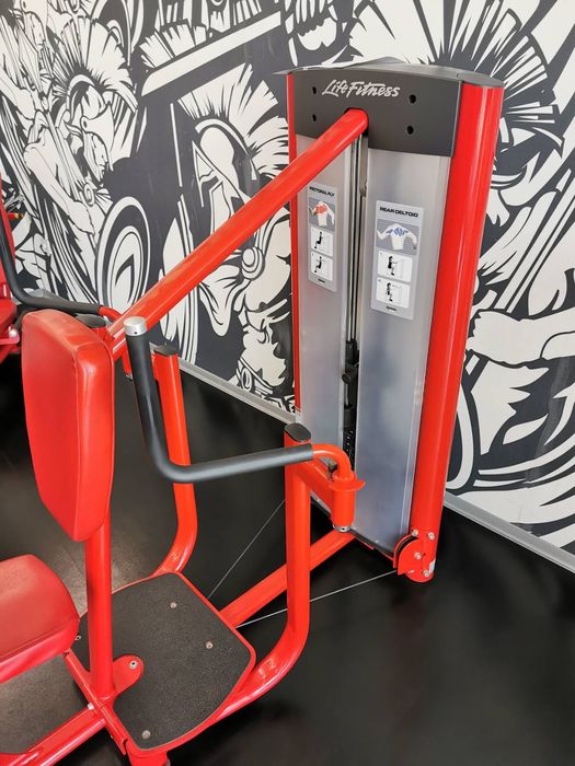 -50% Уред за гърди Life Fitness