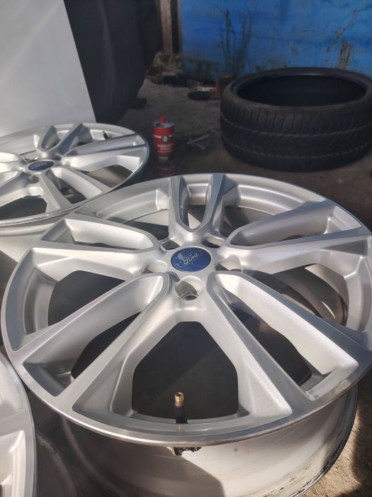 Топ състояние 18-5х108 ЕТ52.5 7.5j Ford Kuga MK3
